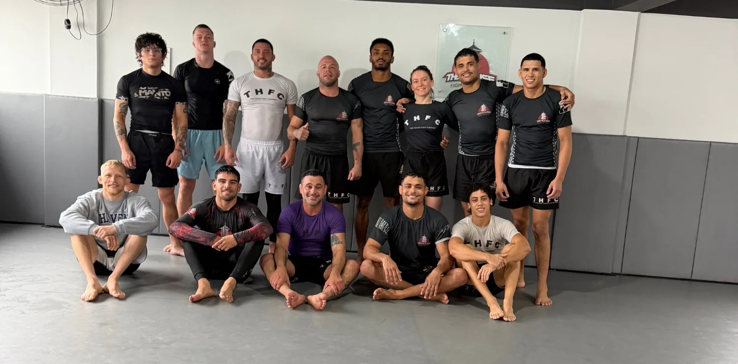 No-gi training at The House Fight Company in Santos