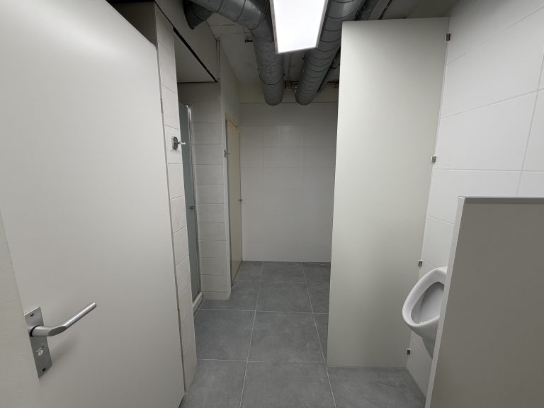 Changing room (almost) done!